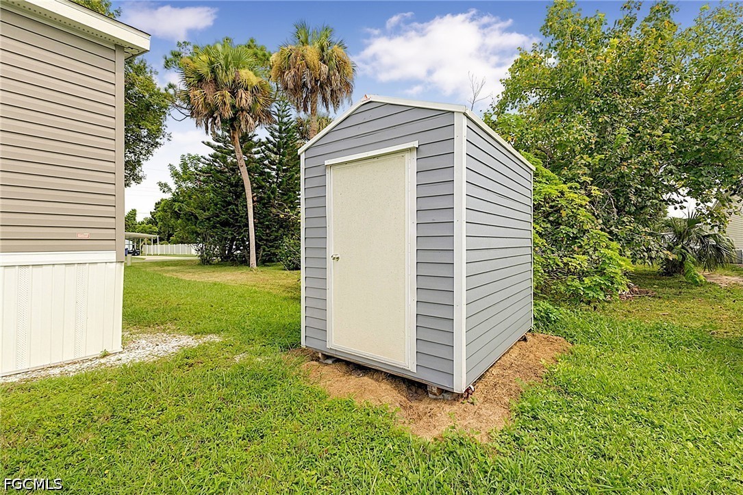 3 Bed ManufacturedHome for Sale in Springwood, FL, $160,000 — photo 30