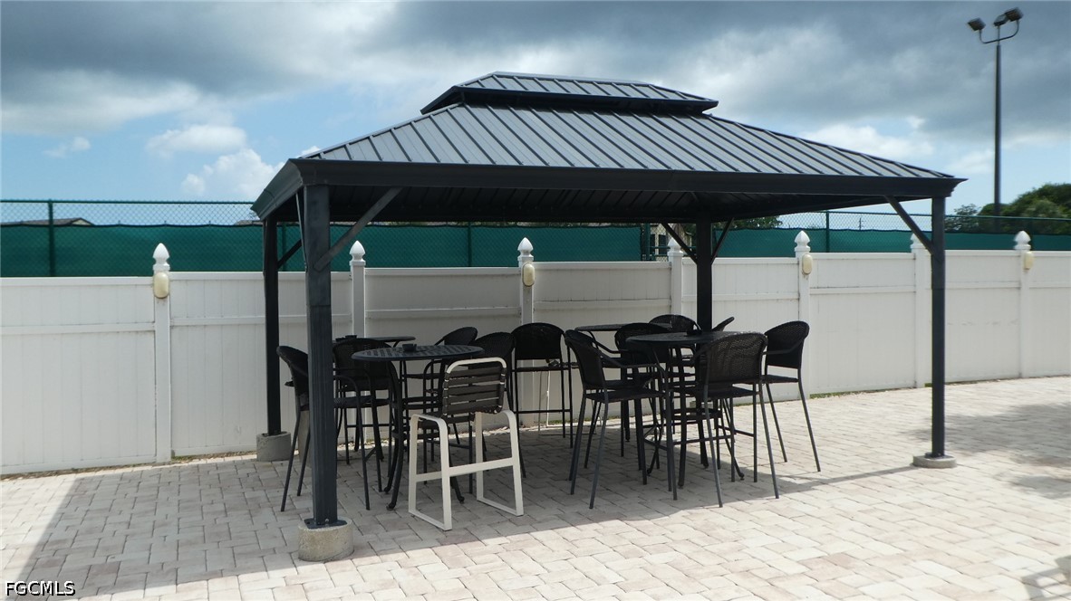2 Bed Condominium for Sale in Fort Myers, FL, $3,000 — photo 30