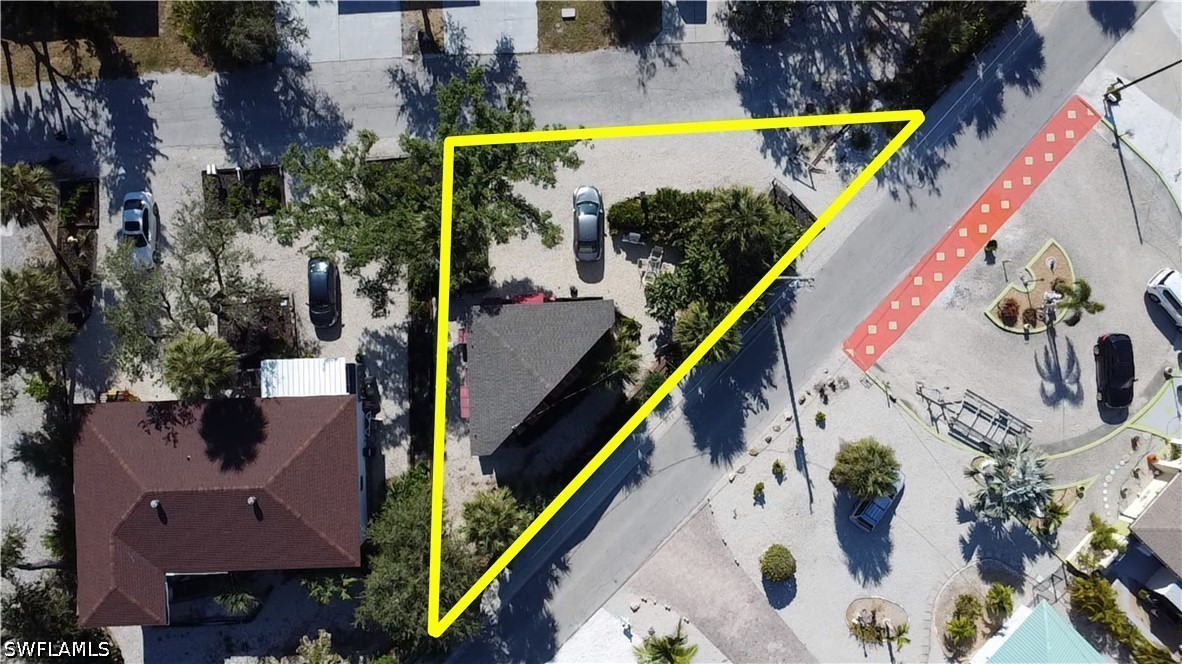 2 Bed SingleFamilyResidence for Sale in Gulf Heights, FL — photo 30