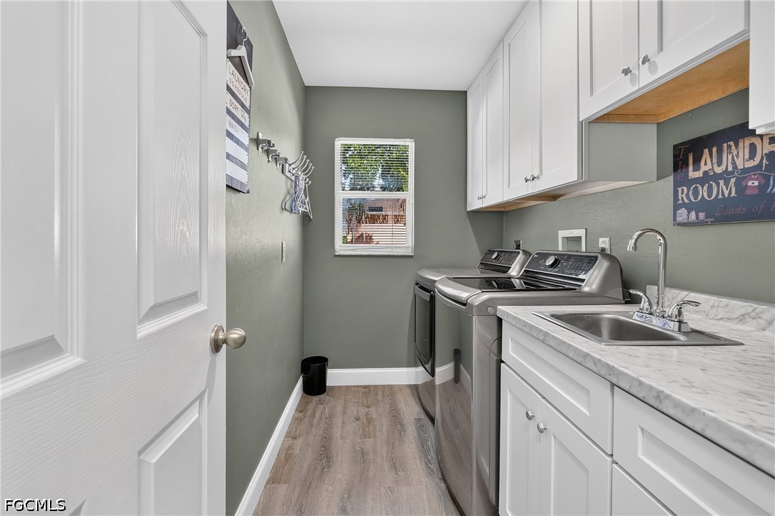 4 Bed SingleFamilyResidence for Sale in Mirror Lakes, FL — photo 30