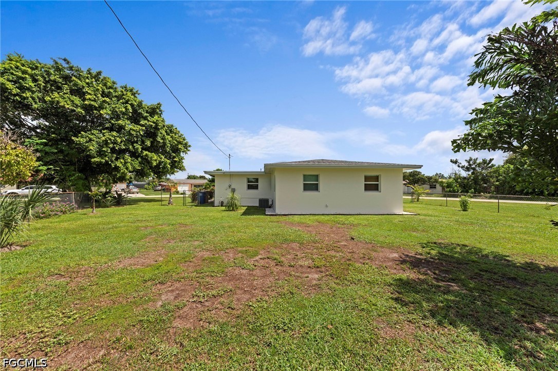 2 Bed SingleFamilyResidence for Sale in Wedgewood, photo 30