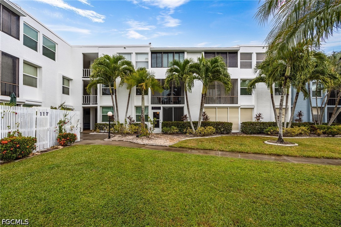 2 Bed Condominium for Sale in Fort Myers, photo 30