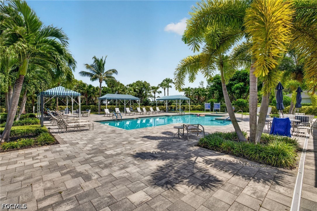 2 Bed Attached for Sale in Naples, photo 30