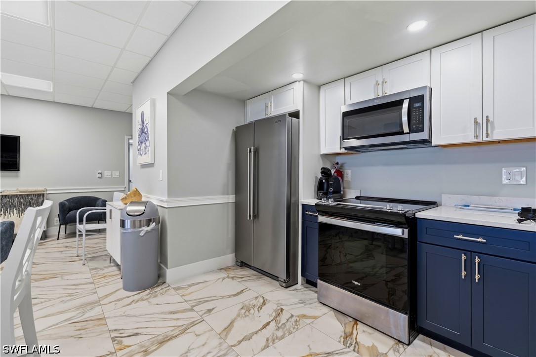 2 Bed Pool Home for Sale in Vanderbilt Towers, photo 30
