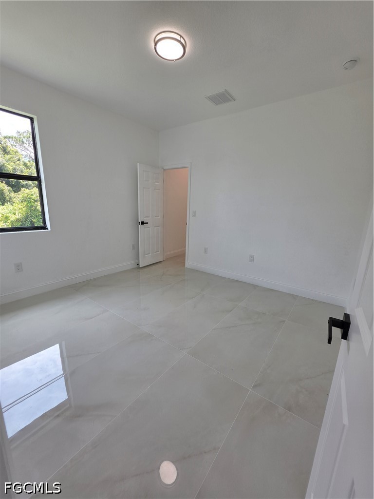 3 Bed SingleFamilyResidence for Sale in Lehigh Acres, photo 30