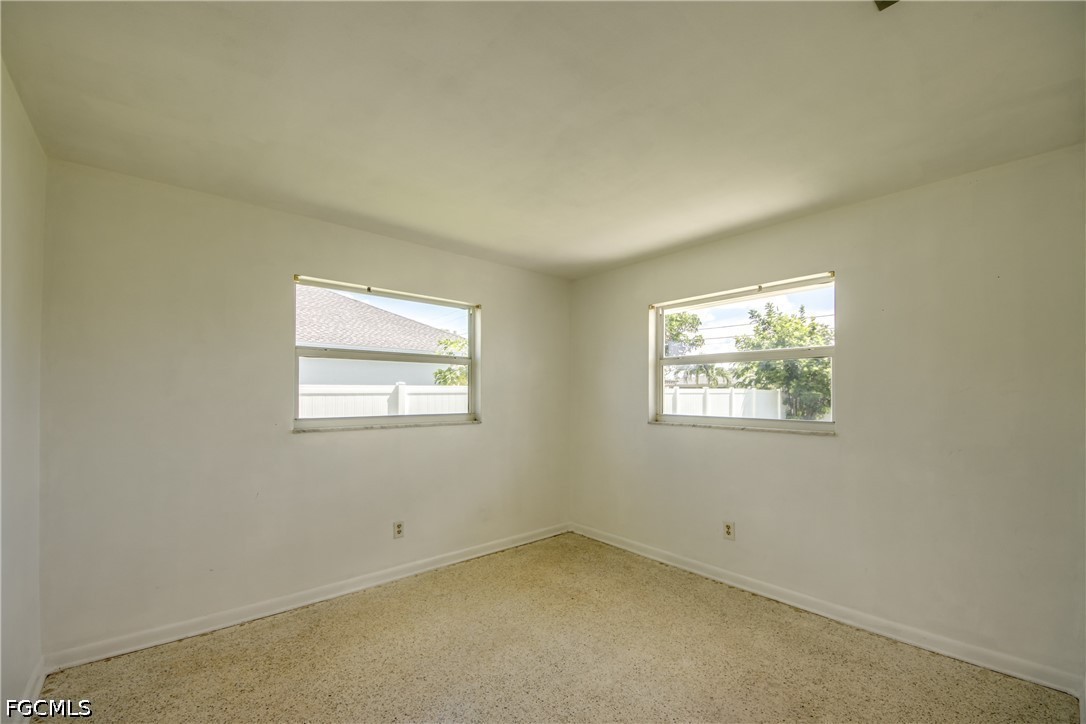 2 Bed SingleFamilyResidence for Sale in Cape Coral, photo 30