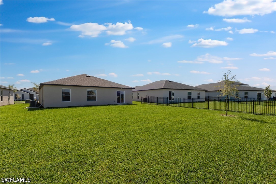 3 Bed SingleFamilyResidence for Sale in Cape Coral, photo 30