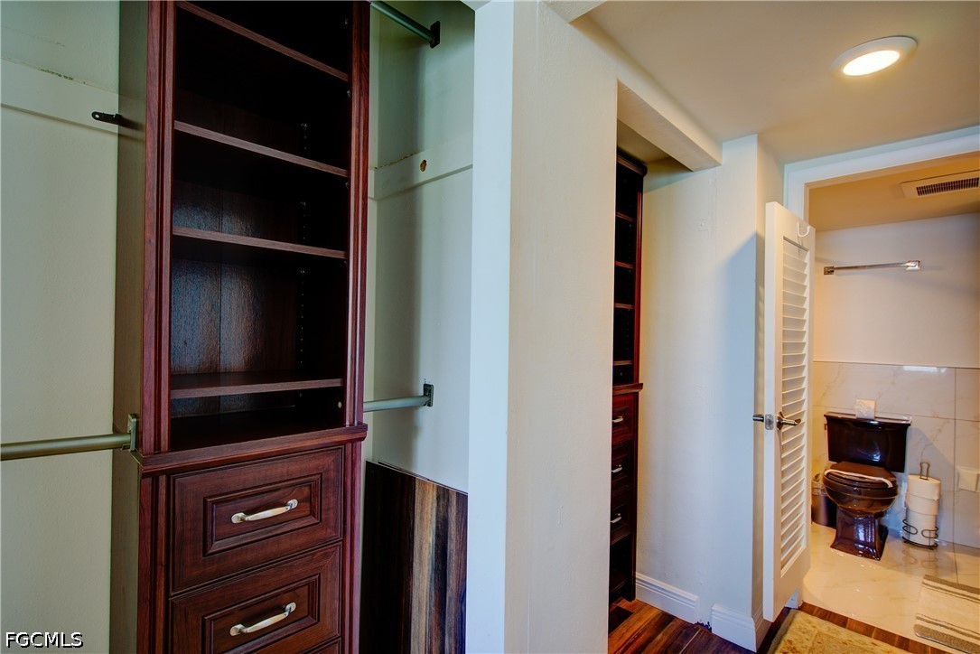 1 Bed Waterfront Home for Sale in Fort Myers, photo 30