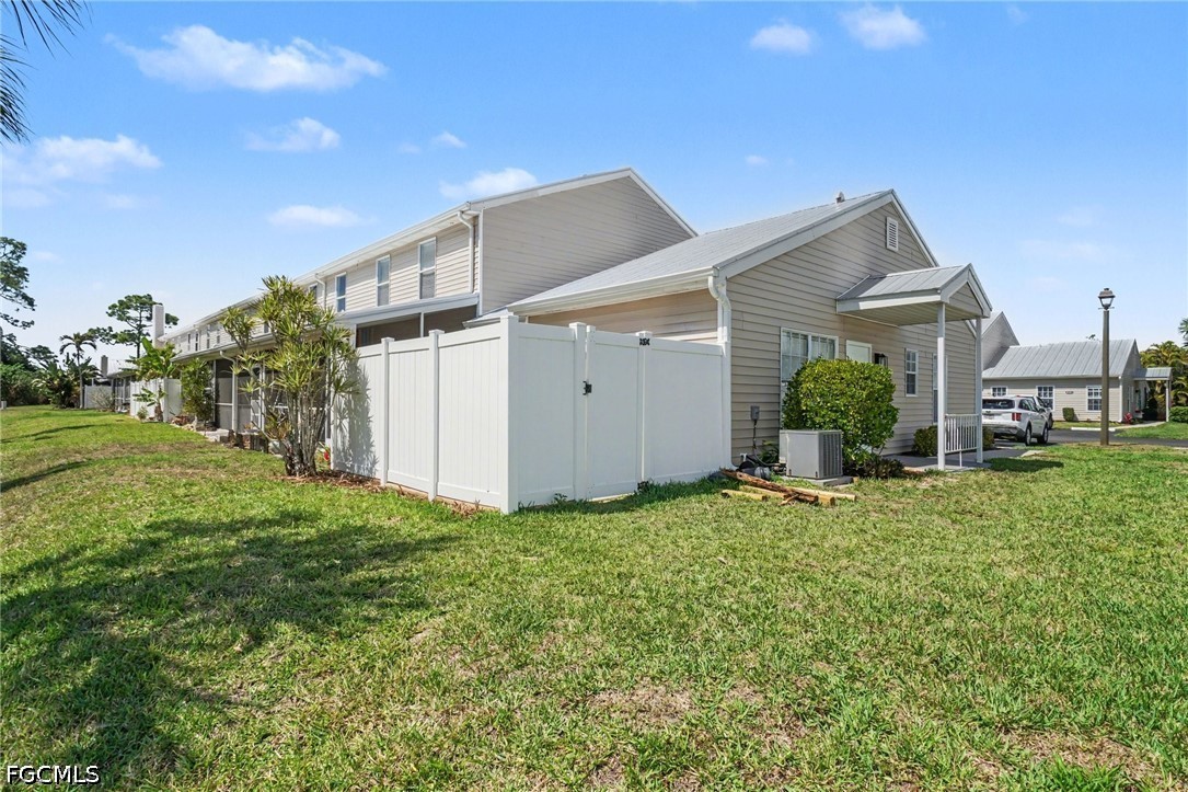 2 Bed Waterfront Home for Sale in Fort Myers, photo 30