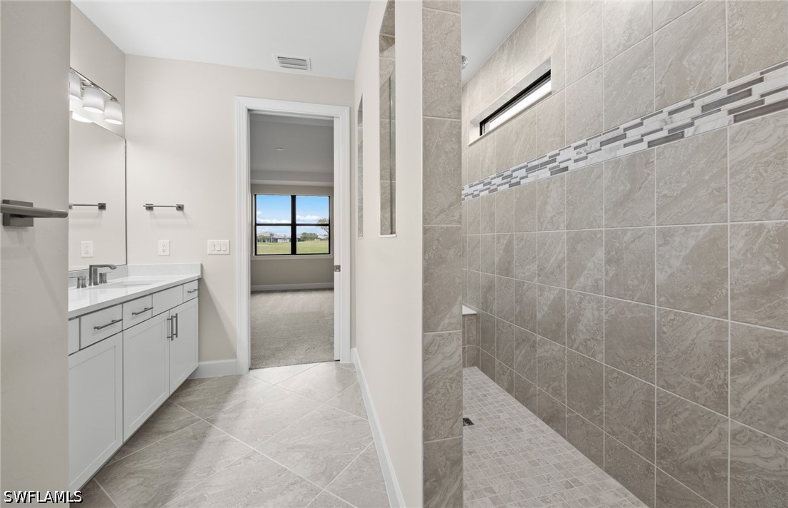 3 Bed Waterfront Home for Sale in Country Club, photo 30