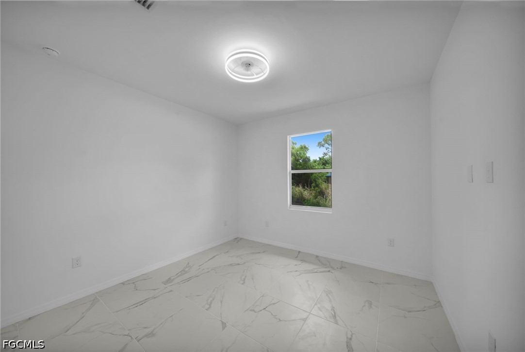 3 Bed SingleFamilyResidence for Sale in Lehigh Acres, photo 30