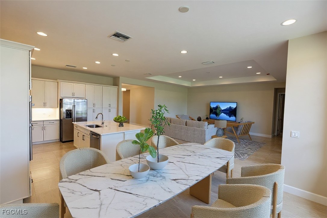 3 Bed SingleFamilyResidence for Sale in Valencia Harbor, FL — photo 4