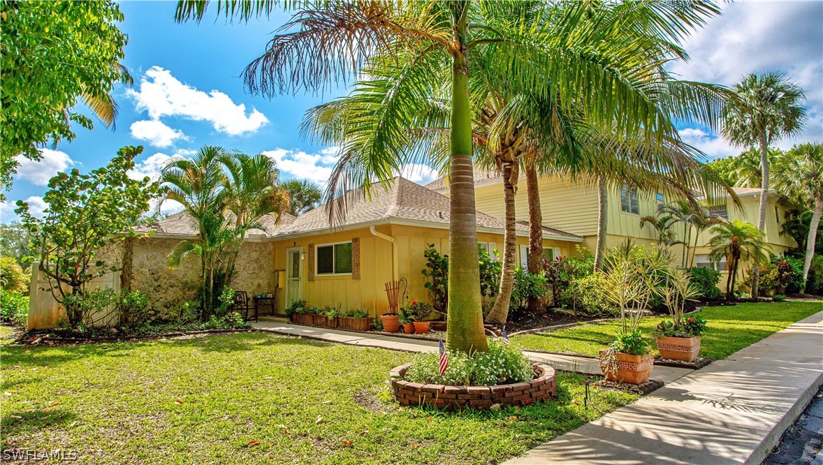 2 Bed Condominium for Sale in Solana Oaks, FL, $299,900 — photo 4