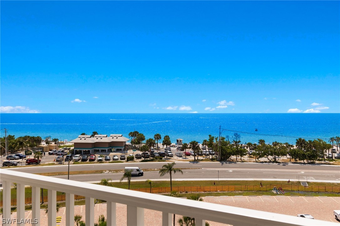 1 Bed Waterfront Home for Sale in Beach And Tennis Club, photo 4