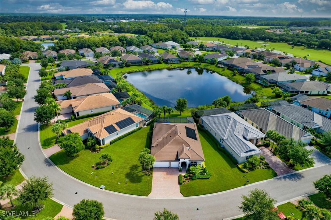 3 Bed Pool Home for Sale in Woodhaven, FL — photo 4