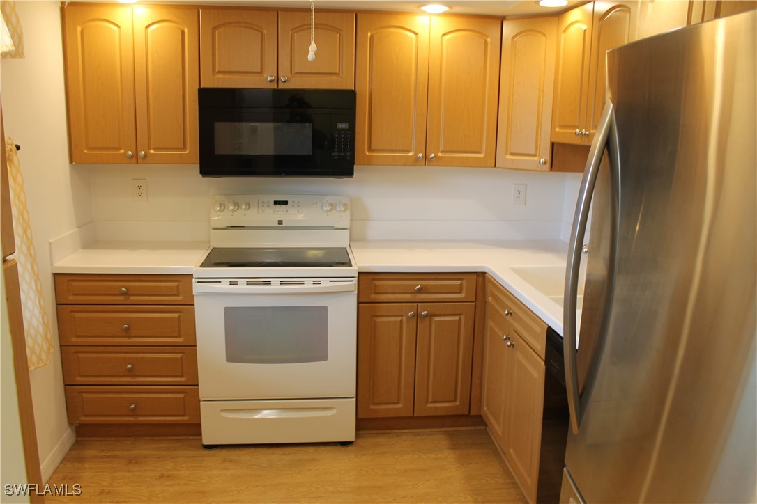 2 Bed Condominium for Sale in Seven Lakes, photo 4