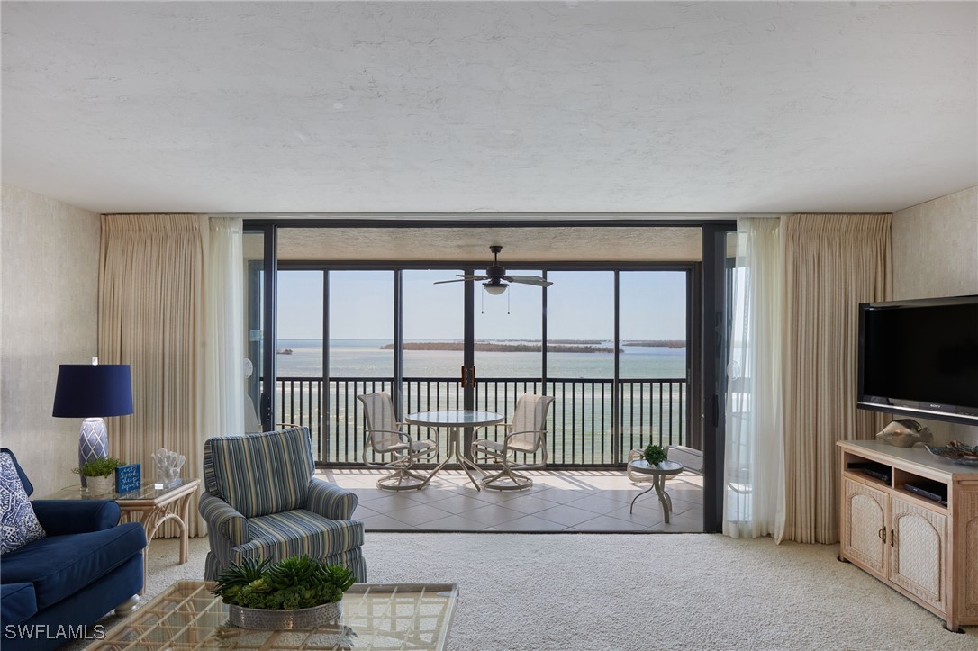 2 Bed Waterfront Home for Sale in Fort Myers, FL, $450,000 — photo 4