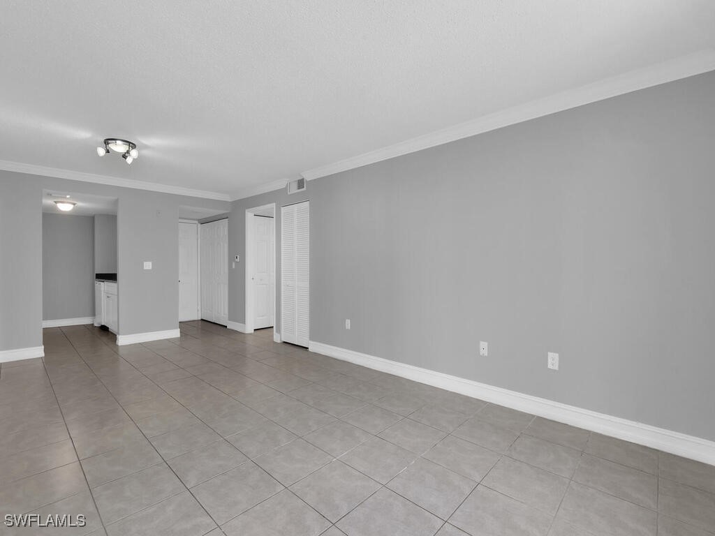 2 Bed Condominium for Sale in Fort Myers, photo 4