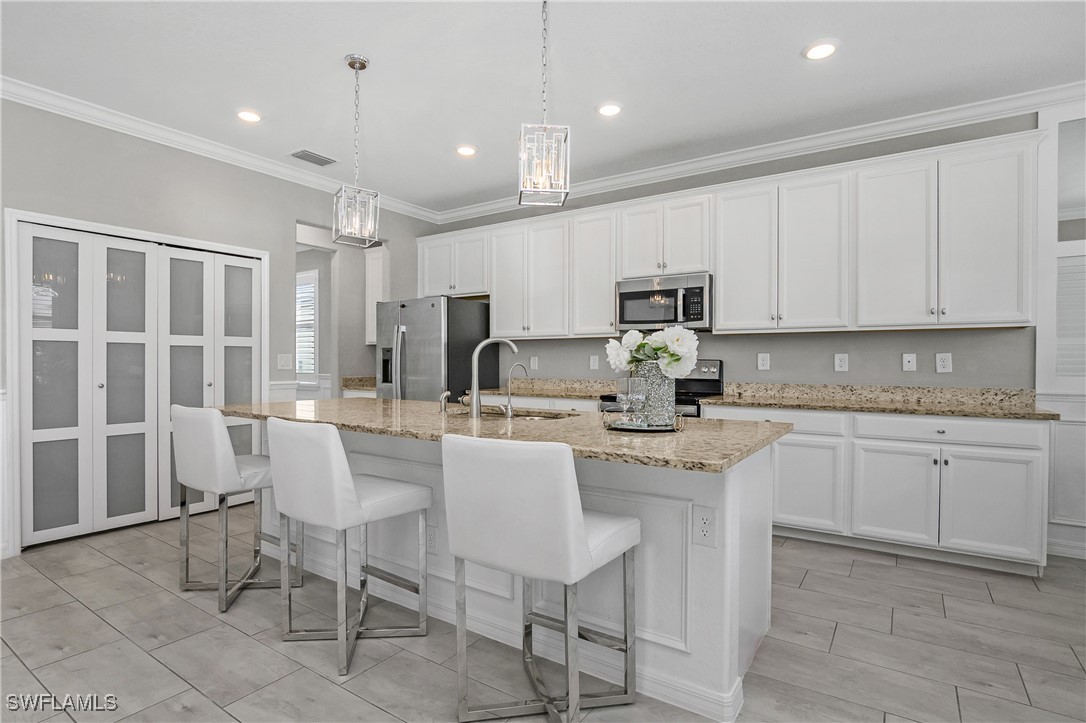 6 Bed Pool Home for Sale in Estero, photo 4