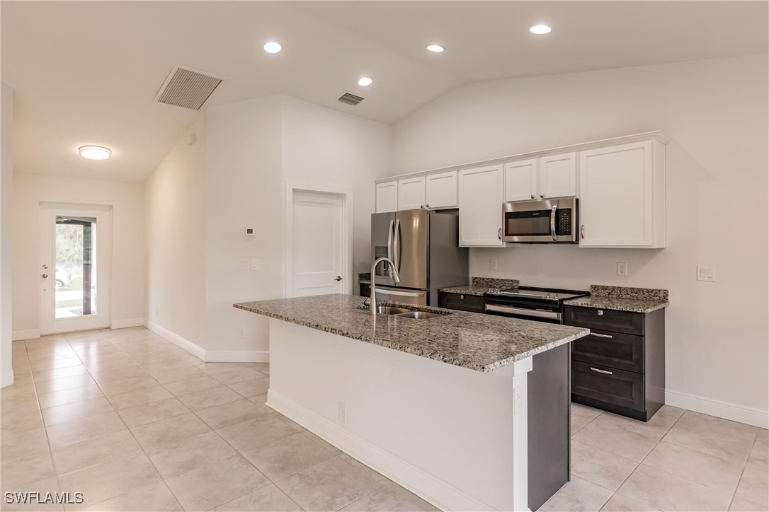 3 Bed SingleFamilyResidence for Sale in St James City, FL — photo 4