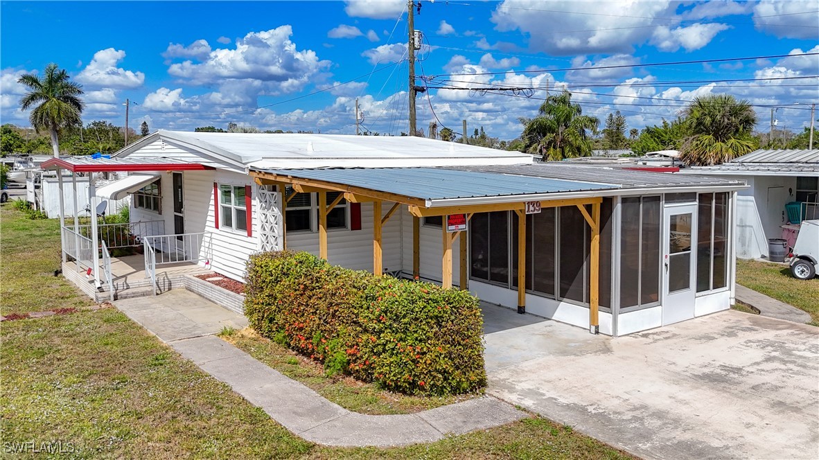 2 Bed ManufacturedHome for Sale in Mobile Manor, FL, $75,000 — photo 4