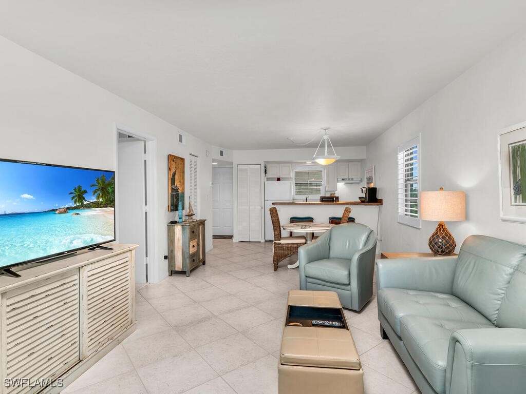 1 Bed Waterfront Home for Sale in Anglers Cove, FL, $359,900 — photo 4