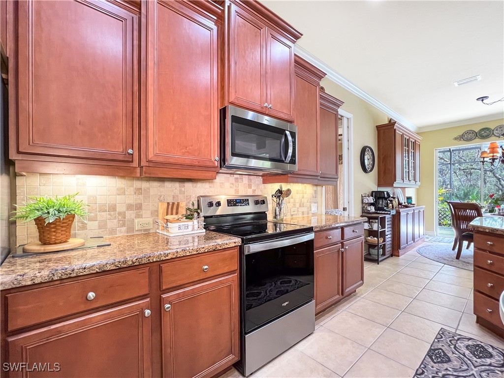3 Bed SingleFamilyResidence for Sale in Shady Bend, FL — photo 4