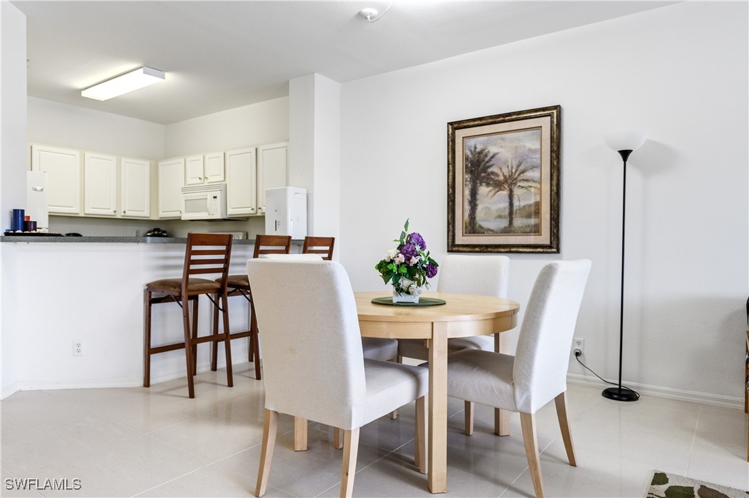 2 Bed Waterfront Home for Sale in Fort Myers, photo 4