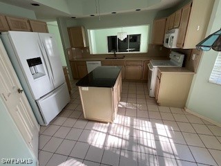2 Bed Condominium for Sale in Naples, photo 4