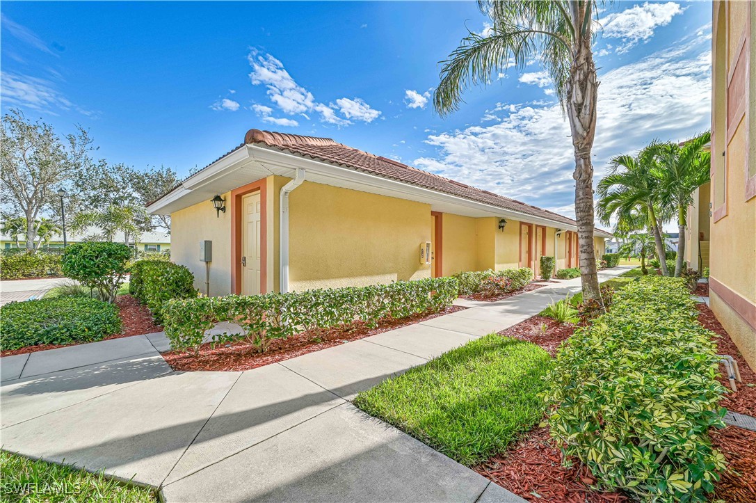 2 Bed Condominium for Sale in Palmetto Cove, FL, $279,900 — photo 4