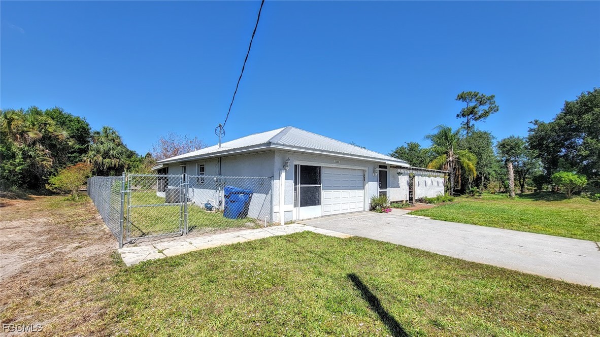 3 Bed SingleFamilyResidence for Sale in Port Labelle, FL — photo 4
