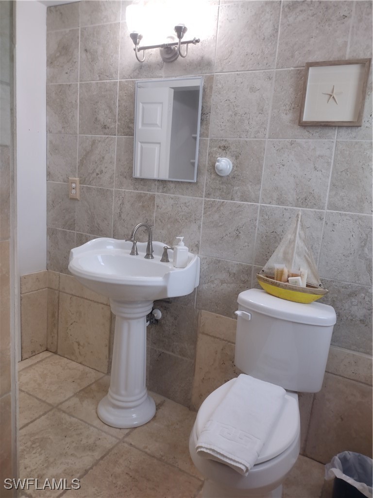 1 Bed SingleFamilyResidence for Sale in St James City, FL — photo 4