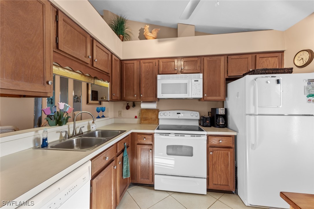 2 Bed Waterfront Home for Sale in Cape Coral, photo 4