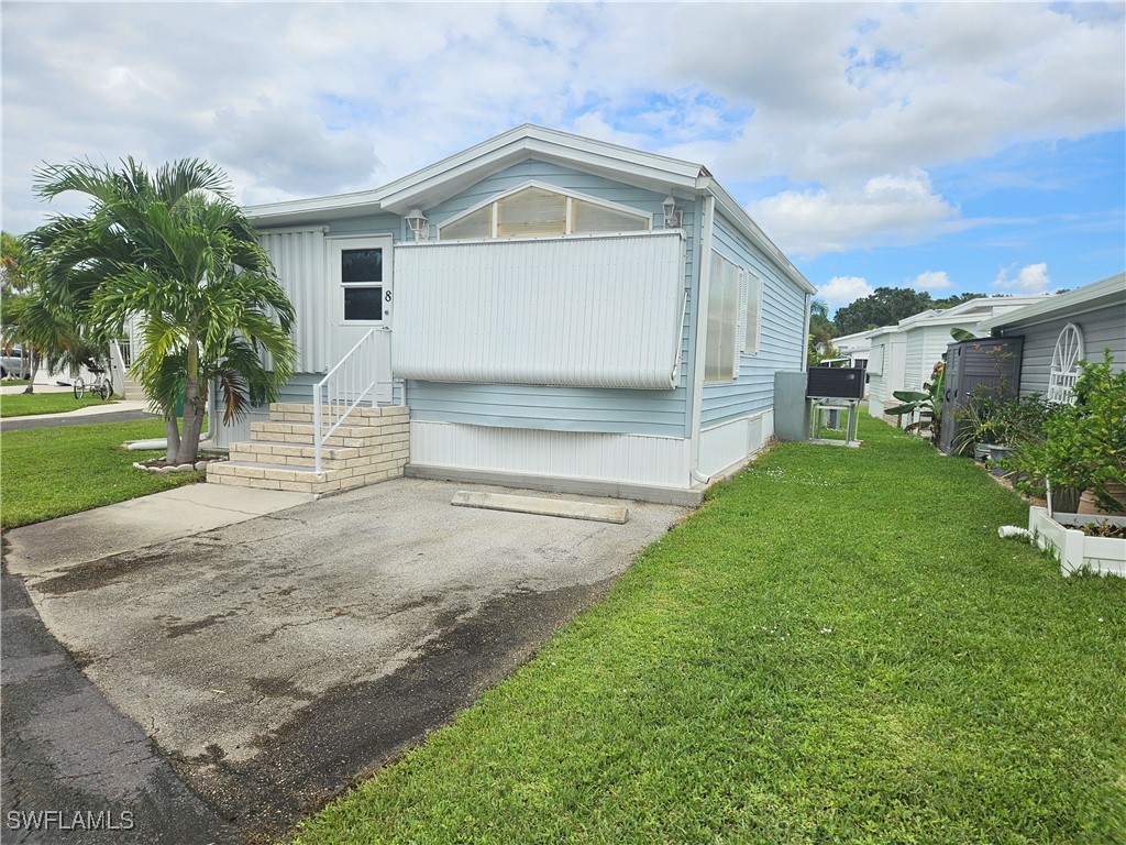 1 Bed ManufacturedHome for Sale in Naples, FL, $87,500 — photo 4