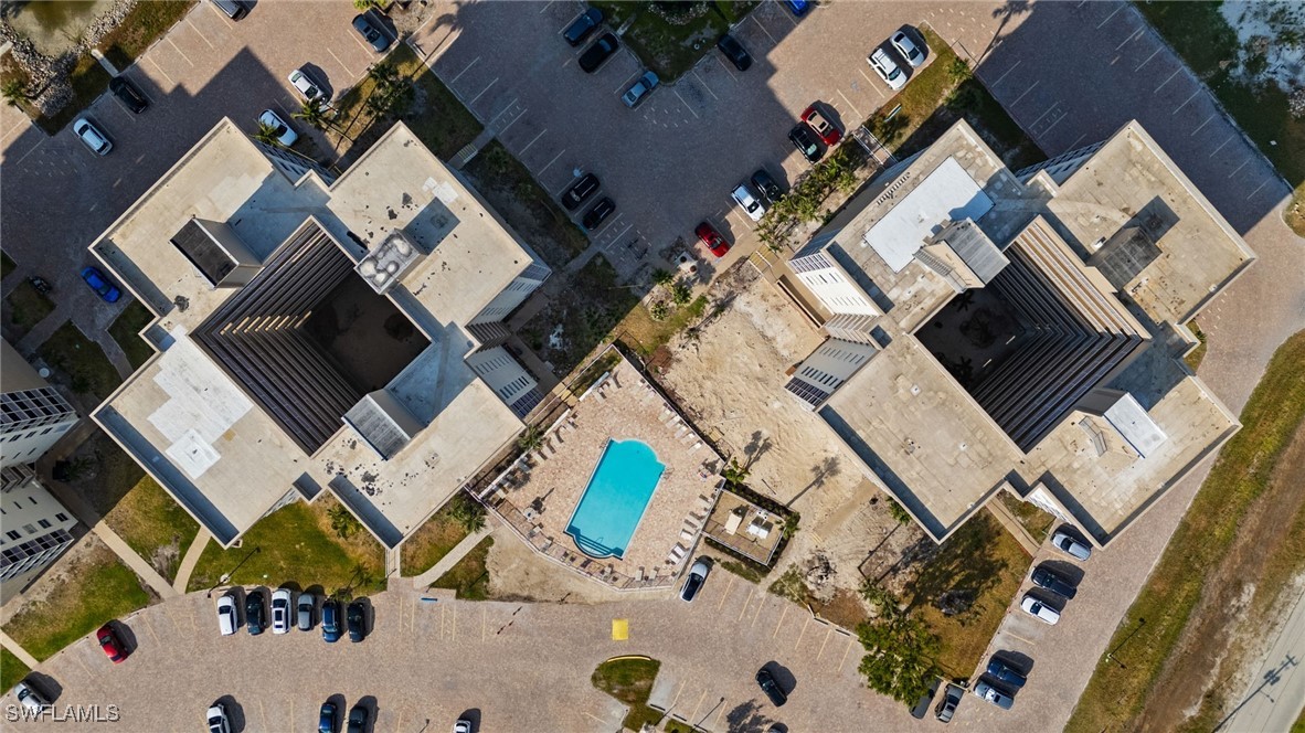 1 Bed Waterfront Home for Sale in Beach And Tennis Club, photo 4