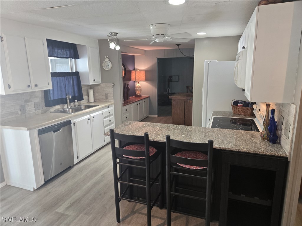 2 Bed ManufacturedHome for Sale in North Fort Myers, photo 4