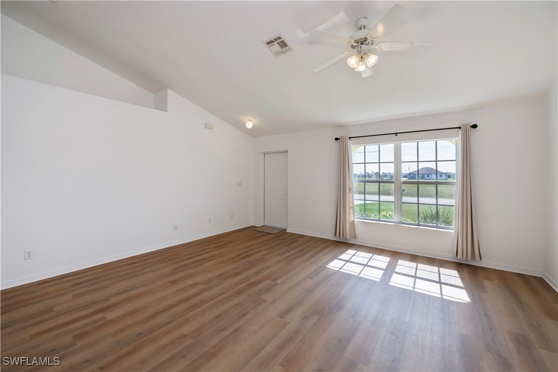 4 Bed SingleFamilyResidence for Sale in Cape Coral, photo 4