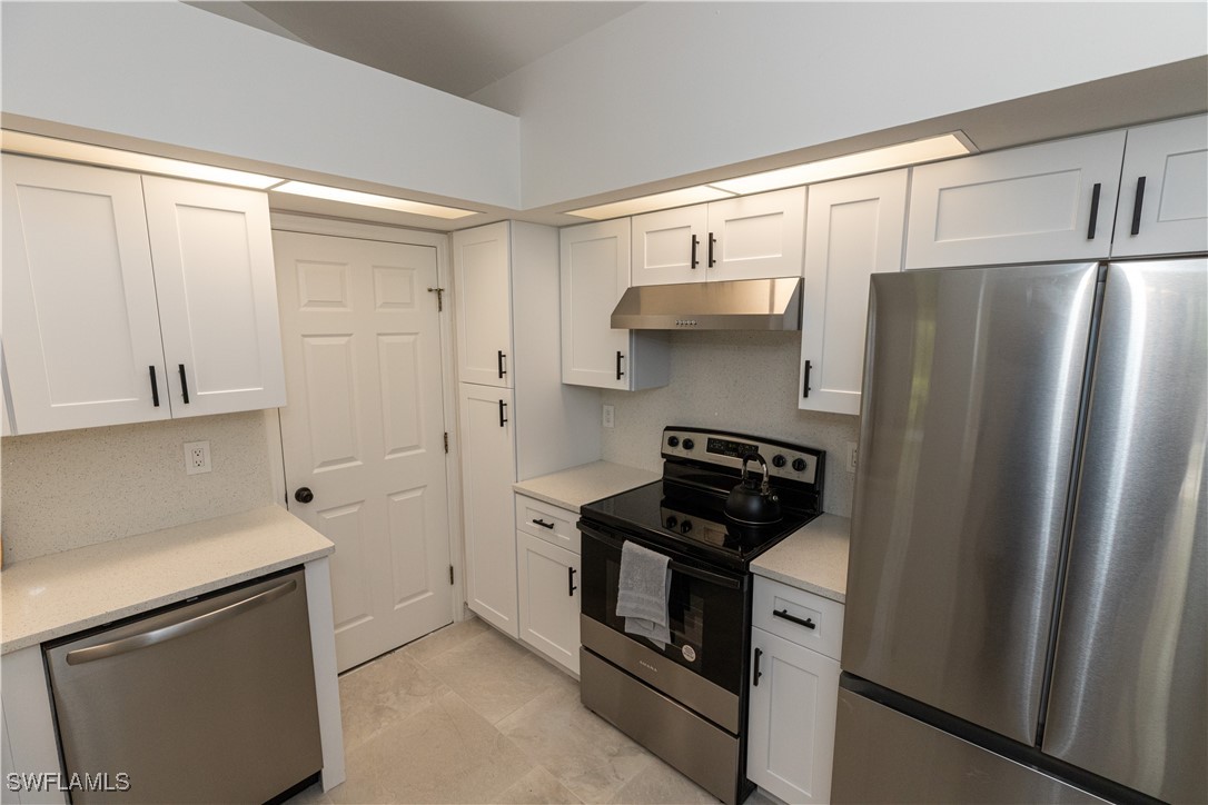 2 Bed SingleFamilyResidence for Sale in North Fort Myers, FL — photo 4