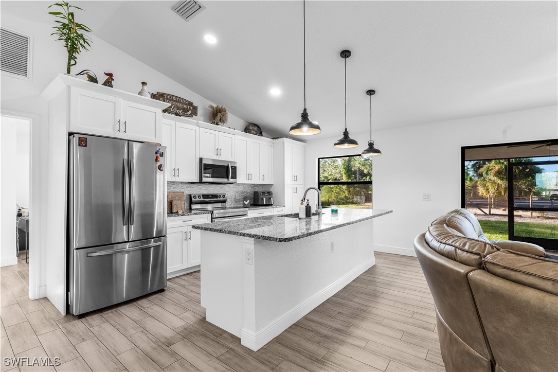 3 Bed SingleFamilyResidence for Sale in Wheelers Subd, FL — photo 4