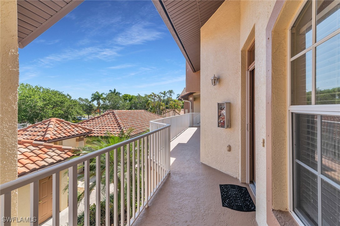 2 Bed Waterfront Home for Sale in Naples, FL, $350,000 — photo 4