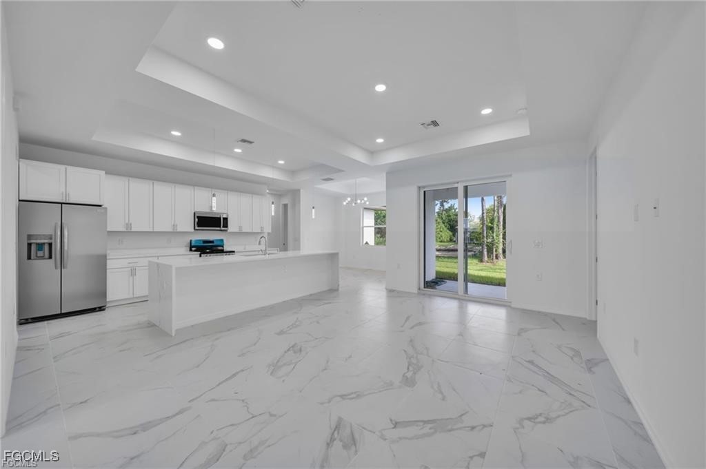 3 Bed SingleFamilyResidence for Sale in Lehigh Acres, photo 4