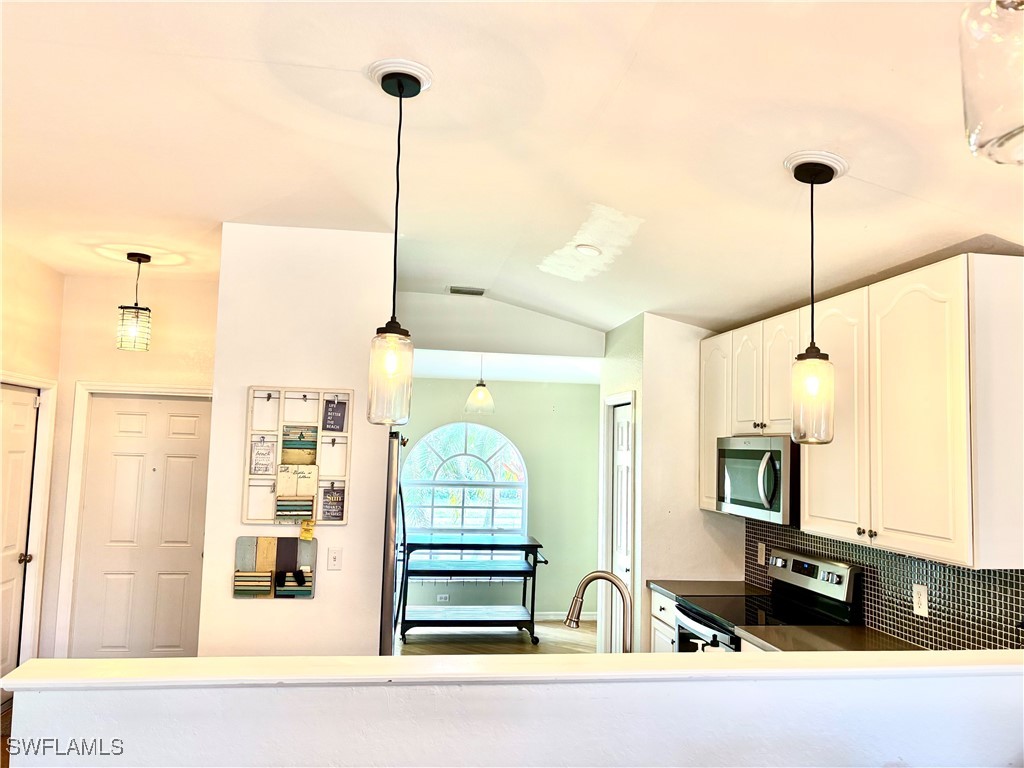 3 Bed SingleFamilyResidence for Sale in Calusa Palms, FL — photo 4