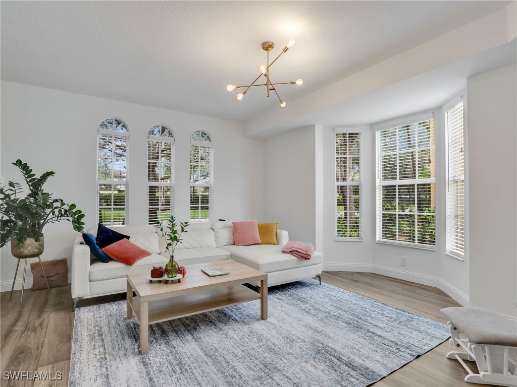 3 Bed Townhouse for Sale in Island Walk, photo 4