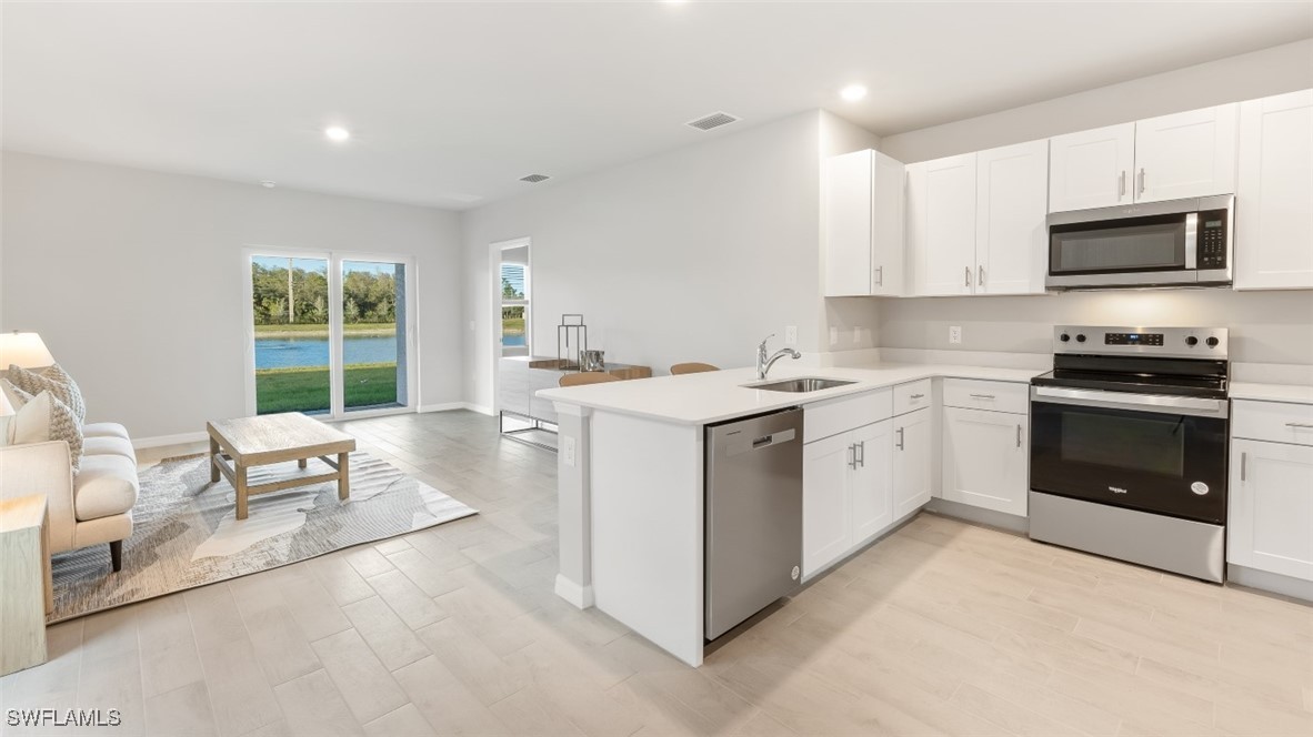 3 Bed Waterfront Home for Sale in Asher Park, photo 4