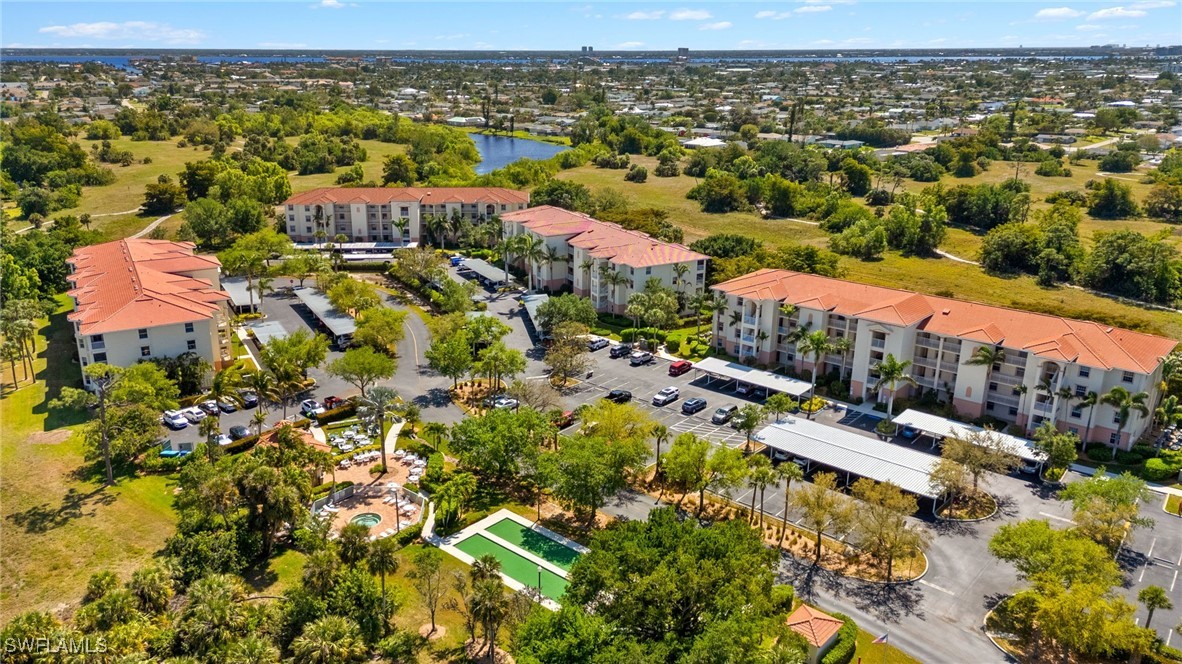2 Bed Condominium for Sale in Clubhouse Villas, FL, $186,800 — photo 4