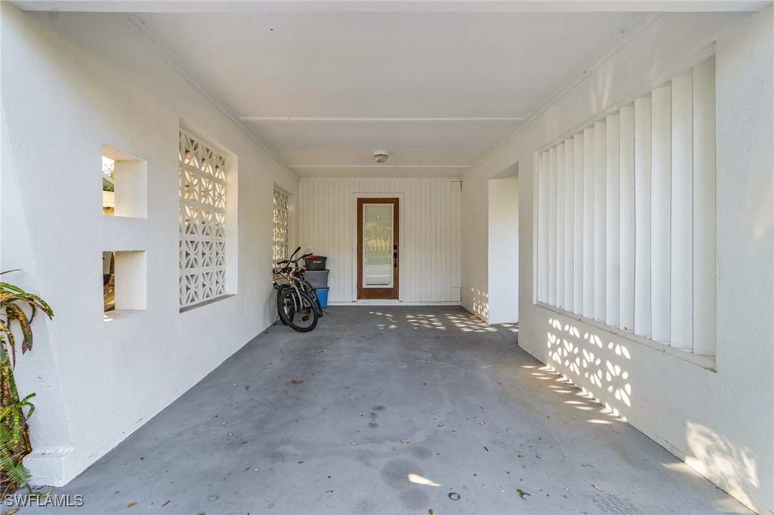 2 Bed Waterfront Home for Sale in Fort Myers, photo 4