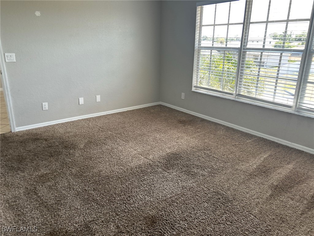 4 Bed SingleFamilyResidence for Sale in Lehigh Acres, photo 4