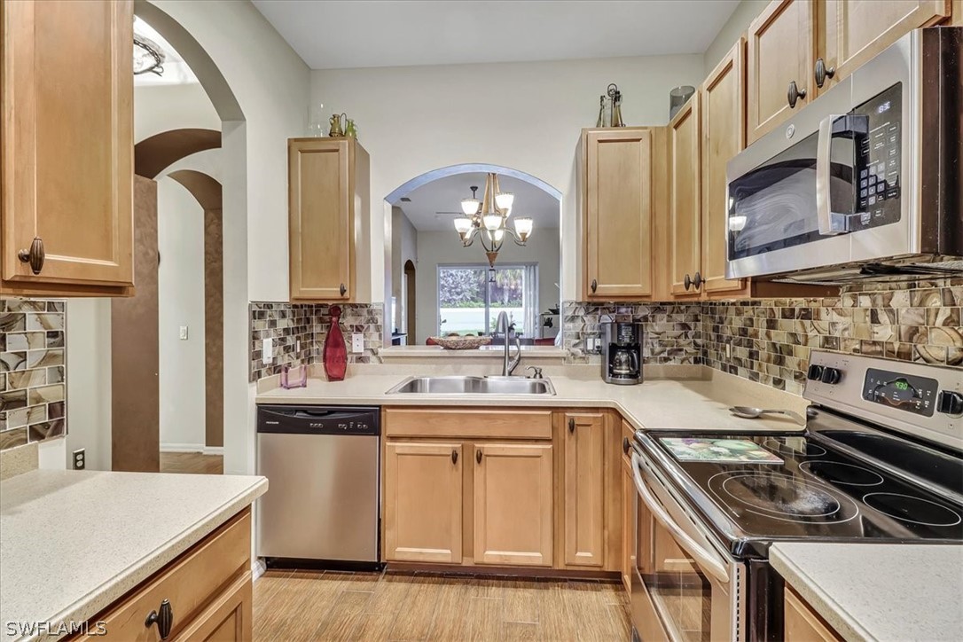 3 Bed Townhouse for Sale in Naples, FL, $320,000 — photo 4
