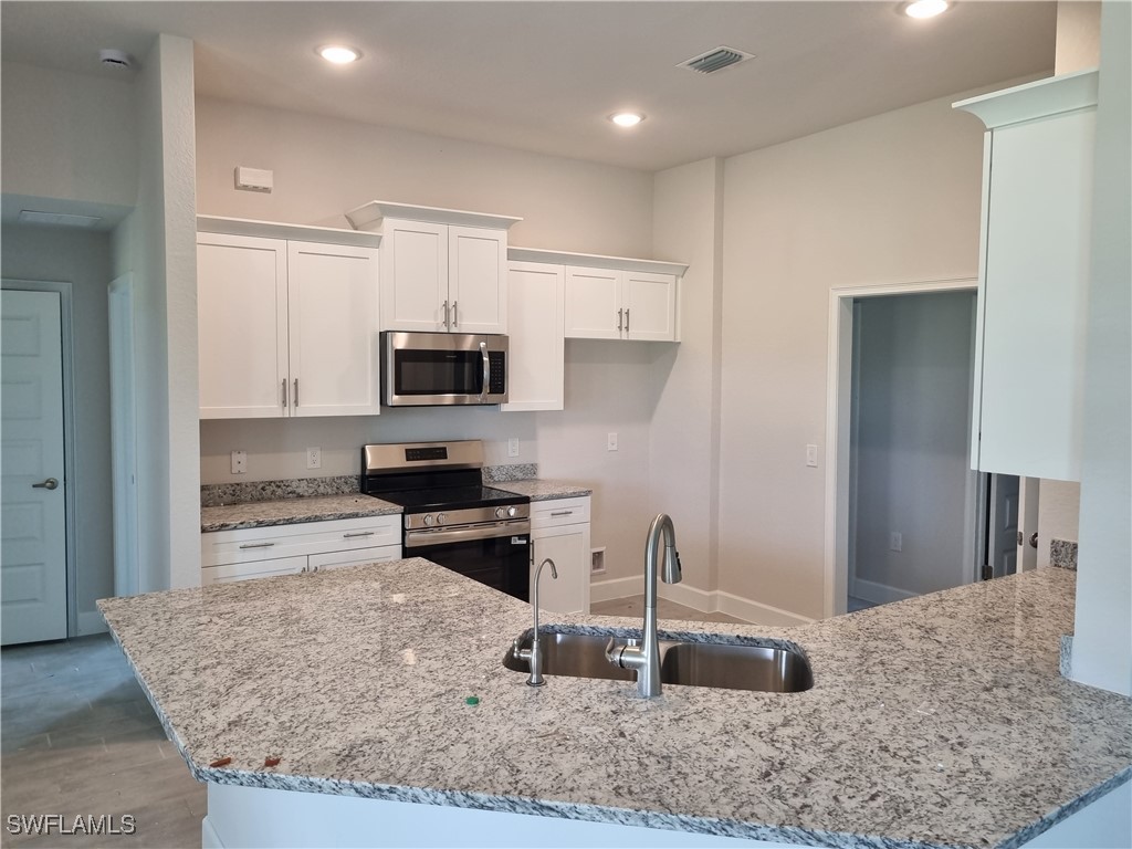 4 Bed SingleFamilyResidence for Sale in Cape Coral, FL — photo 4
