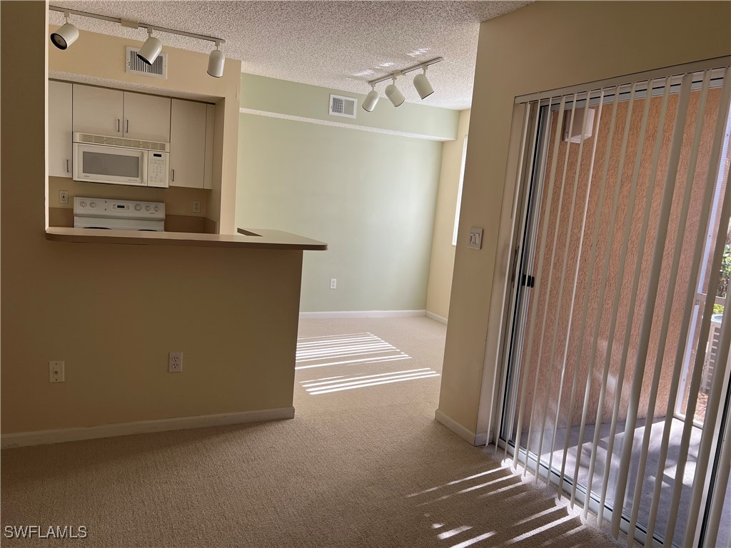 1 Bed Condominium for Sale in Napoli, FL — photo 4